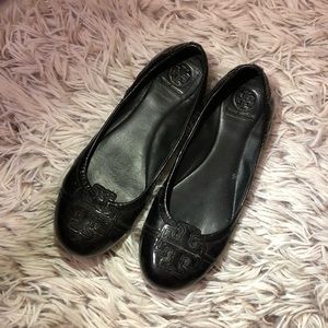 TIMELESS black Tory Burch flats!!